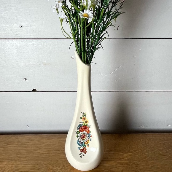 Vintage Ceramic Vase - Floral Motif - Picture 2 of 10